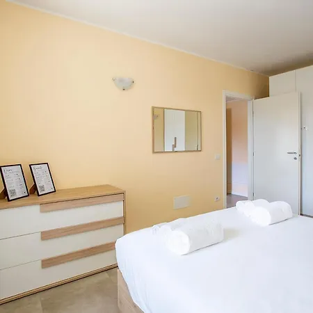 Larius Apartment-residence With Pool On Appartamento Musso