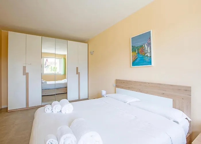 Larius Apartment-residence With Pool On * Musso