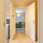 Larius Apartment-residence With Pool On Appartamento
