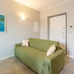 Larius Apartment-residence With Pool On Appartamento